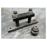 Heavy duty steel barrel vise. Fair Condition. This