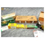 Vintage Ammo and Reloading equiment. Approx 750 ro