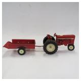 ERTL 1/24TH INTERNATIONAL TRACTOR AND TRAILER