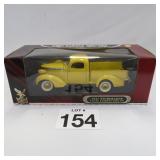 ROAD SIGNATURE 1/18TH STUDEBAKER PICKUP
