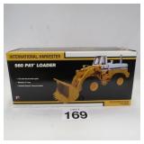 FIRST GEAR 1/25TH INTERNATIONAL 560 PAY LOADER