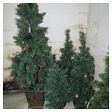 4 SMALL CHRISTMAS TREES