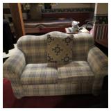 LOVE SEAT COUCH