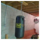 EVERLAST PUNCHING BAG