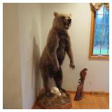 FULL BODY GRIZZLY BEAR MOUNT