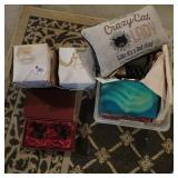 ASSORTED CHRISTMAS DECOR