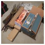 ASSORTED CHRISTMAS DECOR