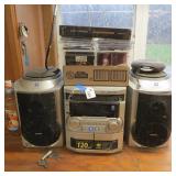 PHILLIPS STEREO & CDS