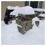 RETAINING WALL STONES