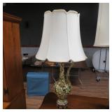 CERAMIC FLORAL TABLE LAMP