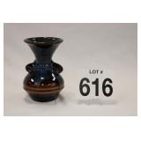 HANDLED VASE - SIGNATURE DRIP