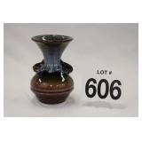 HANDLED VASE - SIGNATURE DRIP