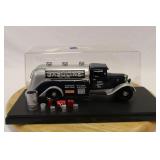 UNIQUE REPLICAS 1/24TH 1934 FORD BB-157 GAS TRUCK