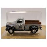 ERTL 1947 STUDEBAKER (75TH ANN 3 STOOGES)