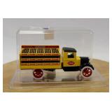 ERTL 1931 HAWKEYE COCA-COLA TRUCK
