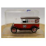 LIBERY CLASSICS 1928 CHEVY L.E. MUG BANK
