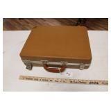 GUN GUARD PISTOL HARD CASE W/ CONTENTS