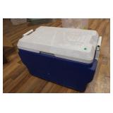 RUBBERMAID COOLER