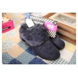 ISOTONER MEMORY FOAM SLIPPERS SIZE S 6.5-7