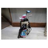 CHILDRENS WILSON HOPE SET GOLF BAG W/ CLUBS