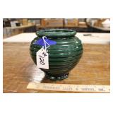 HULL-USA 419 URN-VASE