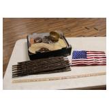 BOX OF ASSORTED OUTDOOR DECOR