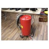 CENTRAL PNEUMATIC SAND BLASTER 90 PSI CAP.