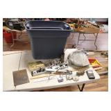 TOTE OF ASSORTED TOOLS