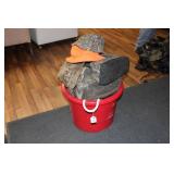 TUB W/ HUNTING HATS, BOOT INSULATORS ETC.