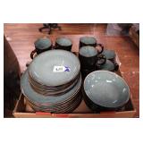 THRESHOLD BELMONT GREEN STONEWARE DINNER SET
