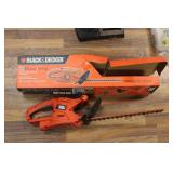 BLACK & DECKER 17' DUAL-ACTION HEDGE TRIMMER