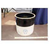#5 HORSHOE TWO TONE STONEWARE CROCK (CRACKED)