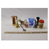 ASSORTMENT OF ANTIQUES & COLLECTIBLES