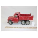 ERTL INTERNATIONAL HYDRAULIC DUMP TRUCK
