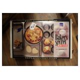 EKCO FIVE PIECE BAKEWARE SET