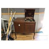 VICTOR VV-215 RECORD PLAYER CABINET
