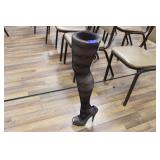 MANNEQUIN LEG