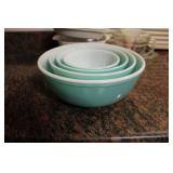 ROBIN EGG BLUE 4PC PYREX NESTING BOWL SET