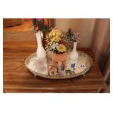 CONTENTS OF TOP OF DRESSER - VASES & CERAMICS