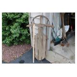 ANTIQUE RUNNER SLED