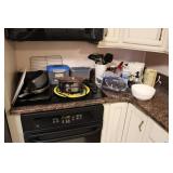 ASSORTED KITCHEN ITEMS