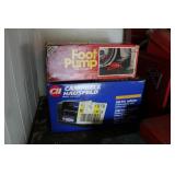 CAMPBELL HAUSFELD 300PSI INFLATOR & FOOT PUMP