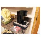 KEURIG COFFE MAKER