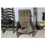 ANTIQUE CLAWFOOT CHAIR
