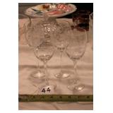 4 GRAPE WINE GLASSES
