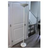 WHITE FLOOR LAMP