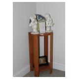 SHELF WITH ITEMS