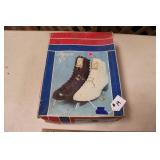 FIGURE 8'S MEN'S SIZE 11 ICE SKATES