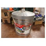 LOCKING LID CONTAINER