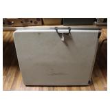 PLASTIC FOLDING TABLE 6'